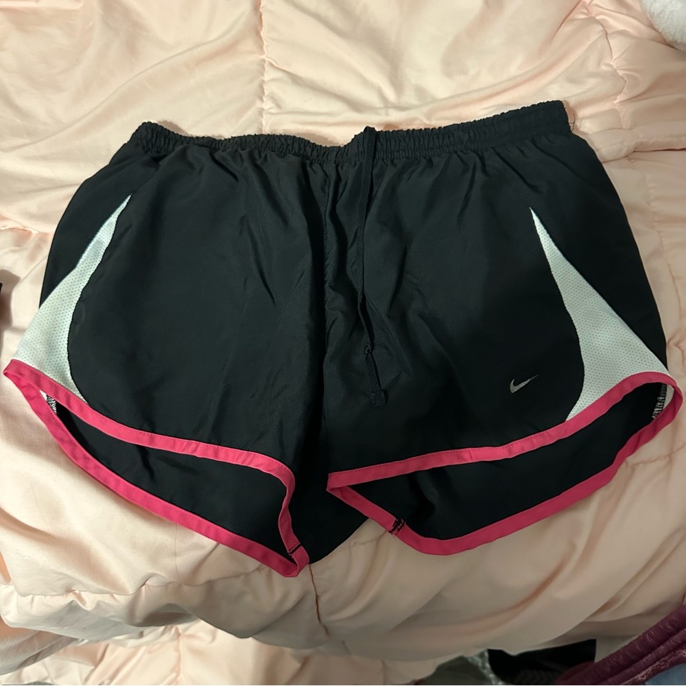 nike athletic shorts - size medium